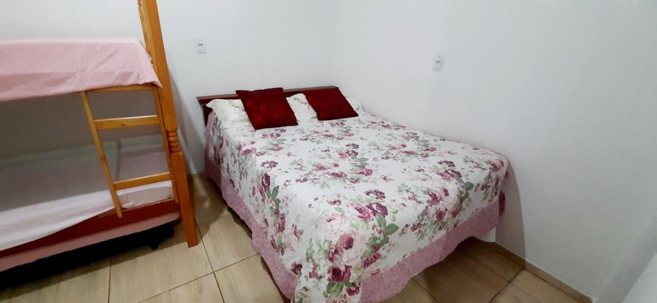 Kitnet S2 Em Torres-Rs - Na Mais Bela Praia Gaucha - Cozinha - Banheiro - Ar Condicionado - Tv Smart 32' - Wi-Fi - Estacionamento - Anfitria Superhost No Bnb المظهر الخارجي الصورة