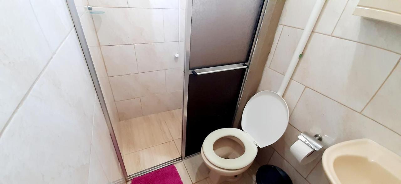 Kitnet S2 Em Torres-Rs - Na Mais Bela Praia Gaucha - Cozinha - Banheiro - Ar Condicionado - Tv Smart 32' - Wi-Fi - Estacionamento - Anfitria Superhost No Bnb المظهر الخارجي الصورة