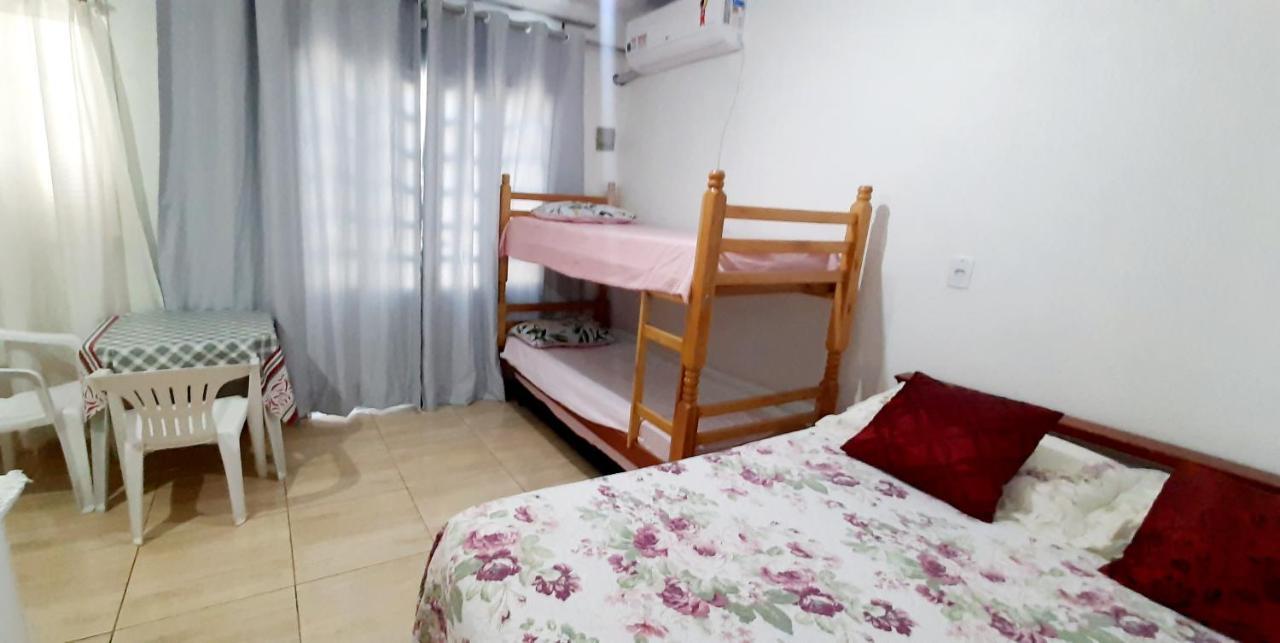 Kitnet S2 Em Torres-Rs - Na Mais Bela Praia Gaucha - Cozinha - Banheiro - Ar Condicionado - Tv Smart 32' - Wi-Fi - Estacionamento - Anfitria Superhost No Bnb المظهر الخارجي الصورة